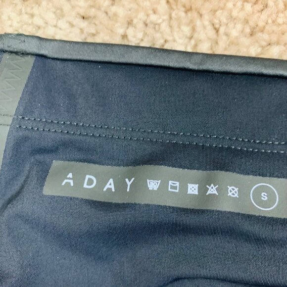 A DAY Black Leggings style BAL-BLK-00SM ZIPPERED POCKETS - Picture 11 of 16